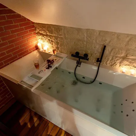 Evasion Chic, Et Sauna Sous Les Toits アパート