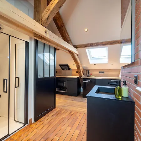 Evasion Chic, Et Sauna Sous Les Toits